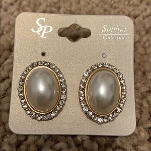 ❗️NWT❗️Faux Pearl & Rhinestone Earrings